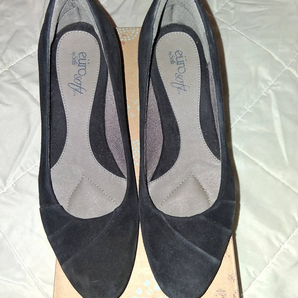 Eurosoft by SAS Women's Black Suede Heels